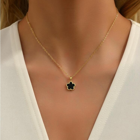 Jewelry - ⚠️Clearance Black Floral Charm Necklace Yellow Gold